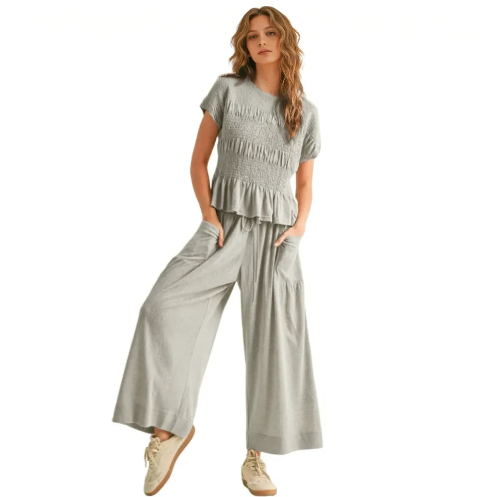 ⚡FINAL SALE⚡ Women’s  2-Piece Smocked Top & Wide-Leg Pants Set